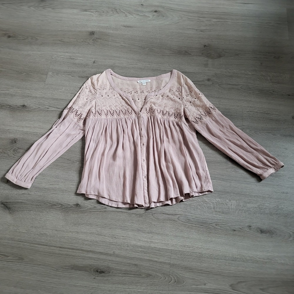 American Eagle Eyelet Lace Boho Blouse Dusty Rose Button Front Long Sleeve Small - Picture 2 of 7